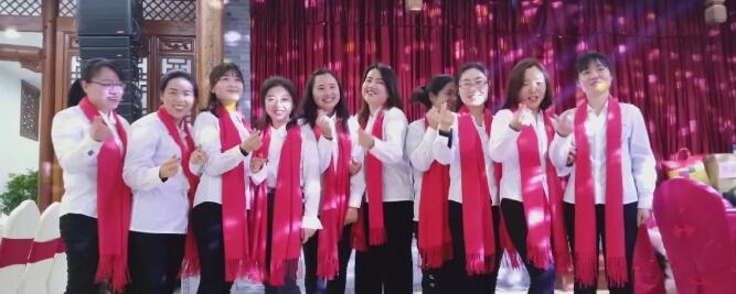 向女神們致敬！